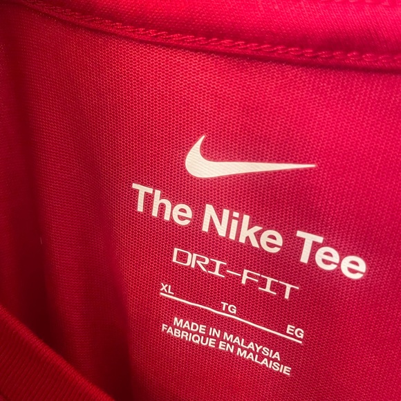 NIKE ☑️ Men’s Dri-Fit T-Shirt 💥 Size XL ~ Red ~ NWT ~ MSRP $25 - Picture 2 of 4